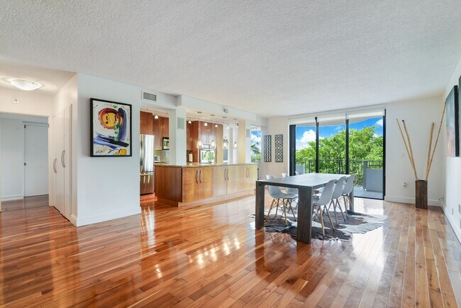Building Photo - 12000 N Bayshore Dr