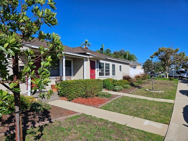 Building Photo - 610 Pine Dr