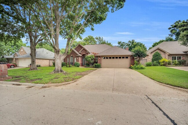 Foto del edificio - Updated Mansfield Home in Arbors of Creekwood