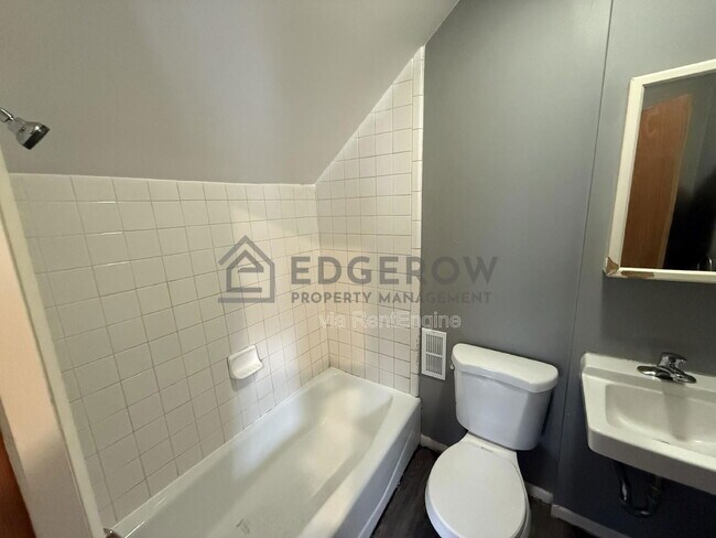 Foto del edificio - 1354 Wealthy St SE