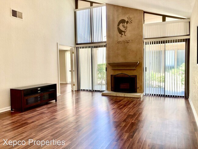 Foto del edificio - 2 br, 2 bath House - 1718 E. Camino Parocela