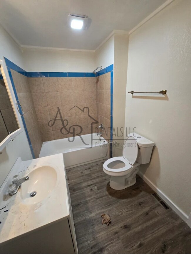 Foto del edificio - 513 E Adams St