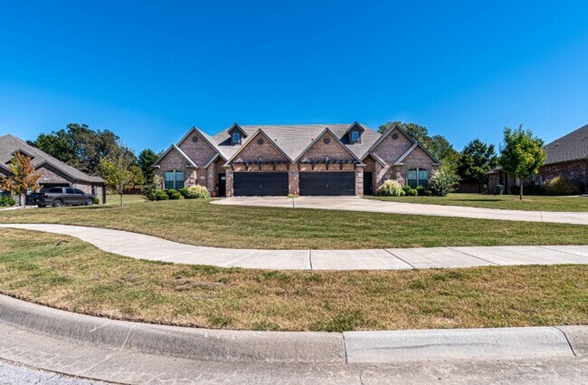 Foto del edificio - 4870 Castlewood Ln