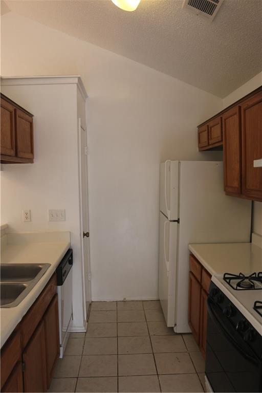Building Photo - 421 Greenlawn Blvd