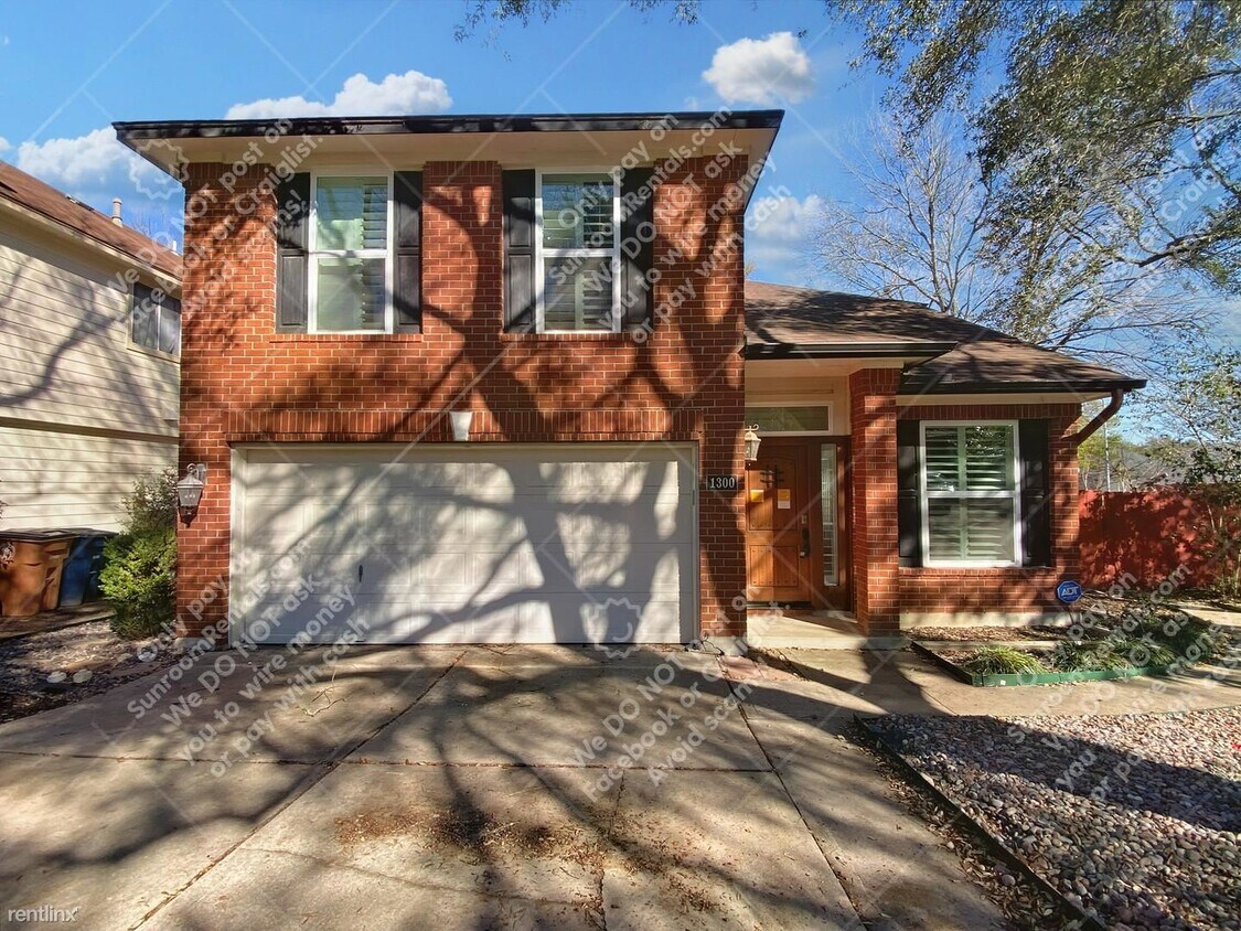 Primary Photo - 3 br, 2.5 bath House - 1300 Strickland Dr