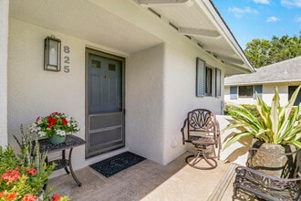 Building Photo - 825 Club Dr