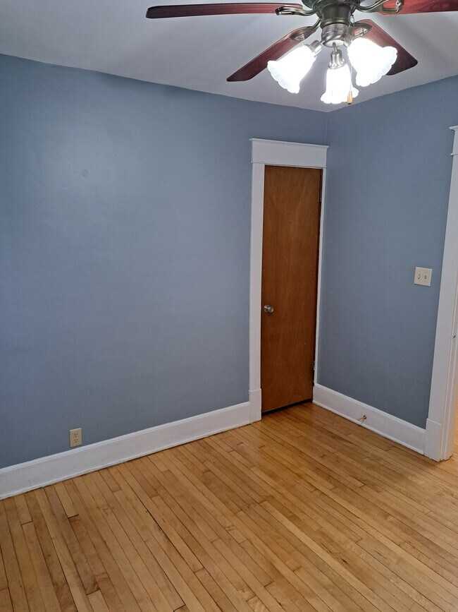 10 by 10 bedroom - 1305 S 61st St