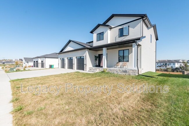 Foto del edificio - 527 Flint Dr