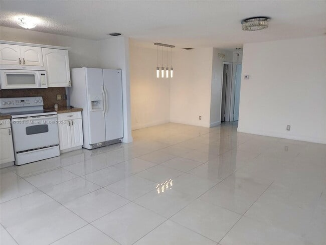 Foto del edificio - 1818 Rodman St