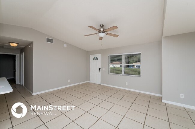 Building Photo - 828 Trina Ln