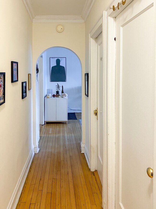 Foto del edificio - 1605 W Sunnyside Ave