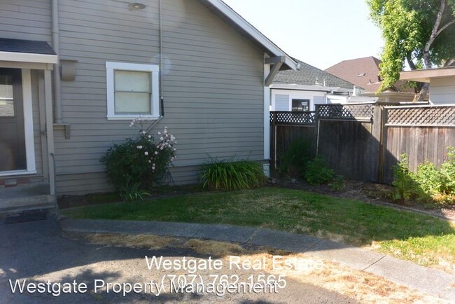 2 br, 1.5 bath House - 916 B Street photo'