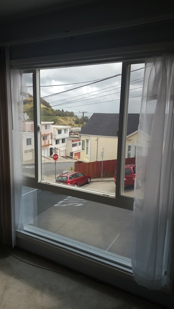 Building Photo - Spacious open 3 bedroom, 2 bathroom home i...