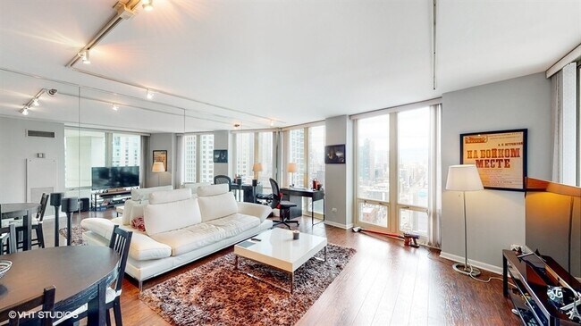Foto del edificio - 345 N LaSalle St