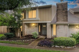 Building Photo - 2387 Crescent Park Dr