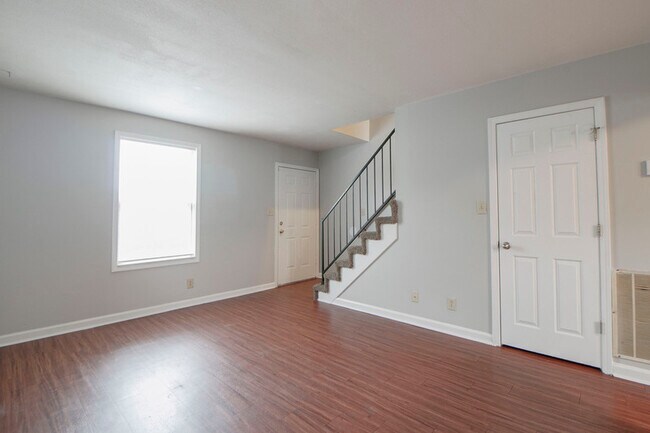 Foto del edificio - 363 Peabody Dr