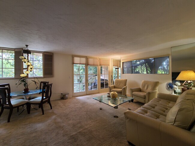 Foto del edificio - 933 Hilgard Ave