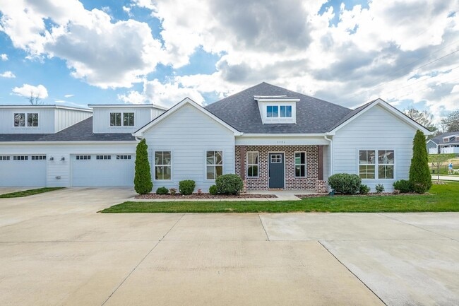 Photo - 3306 Stonecreek Dr House