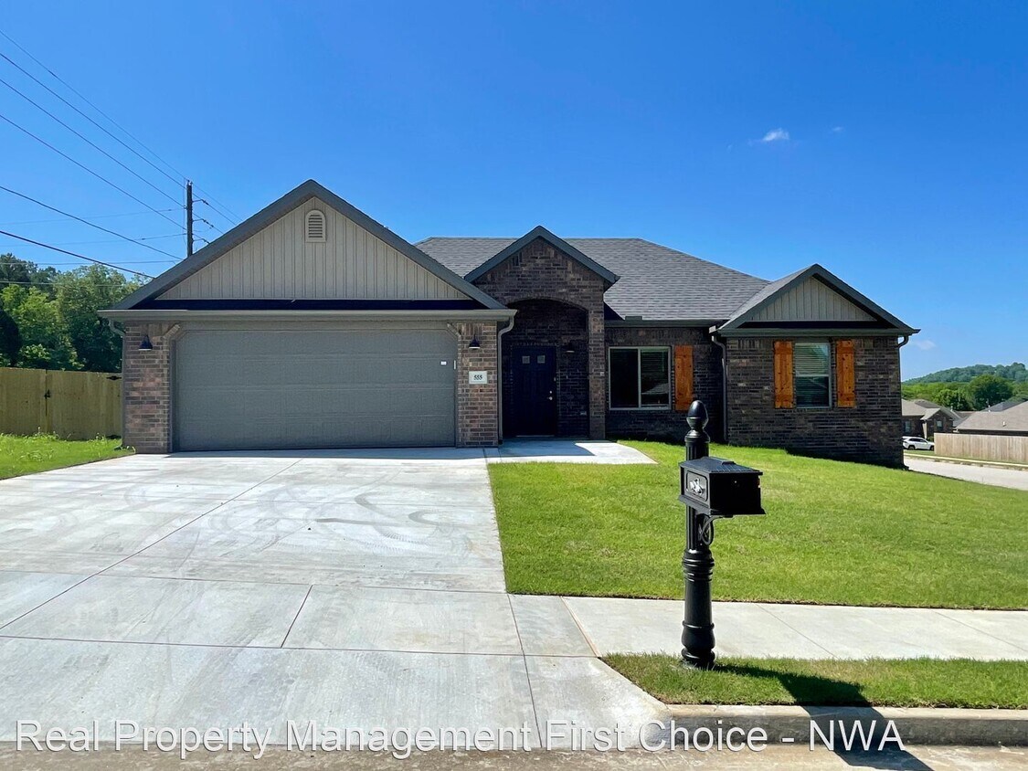 3 br, 2 bath House - 555 East Oxen Lane - 3 br, 2 bath House - 555  East Oxen Lane