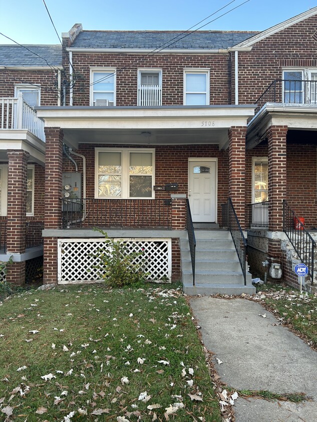 Primary Photo - 5106 N Capitol St NW