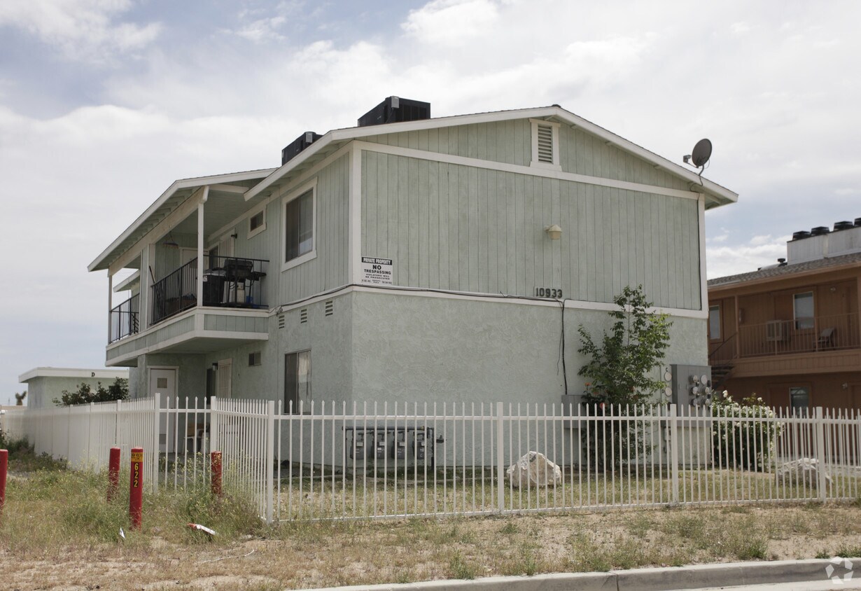 Primary Photo - 10933 Aztec Ln