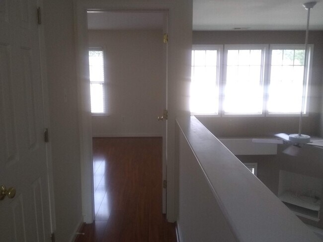 Foto del edificio - 551 Lawford Ln