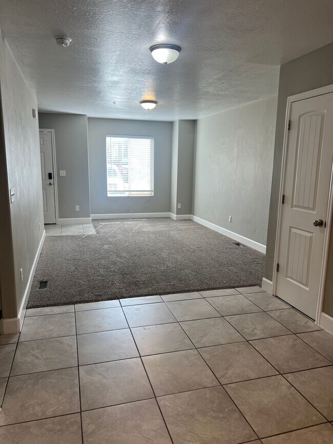 Foto del edificio - Pet Freindly Townhome