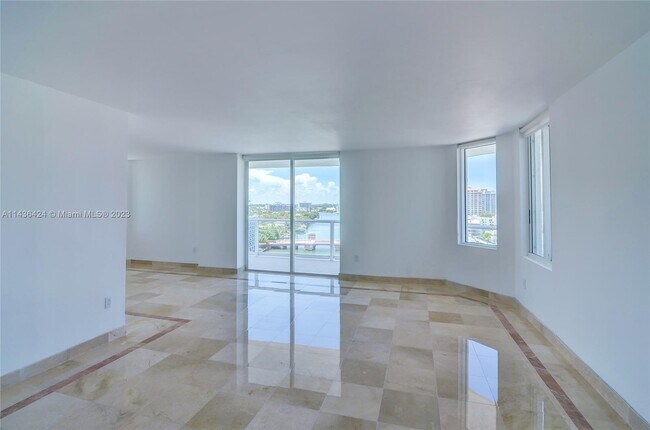 Building Photo - 5900 Collins Ave