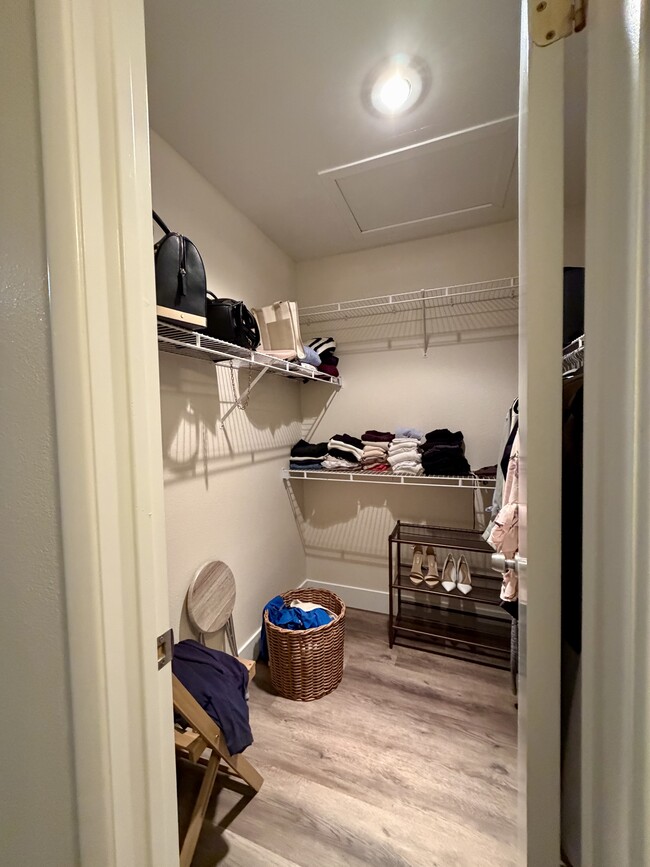 Foto del edificio - 1575 W Warm Springs Rd