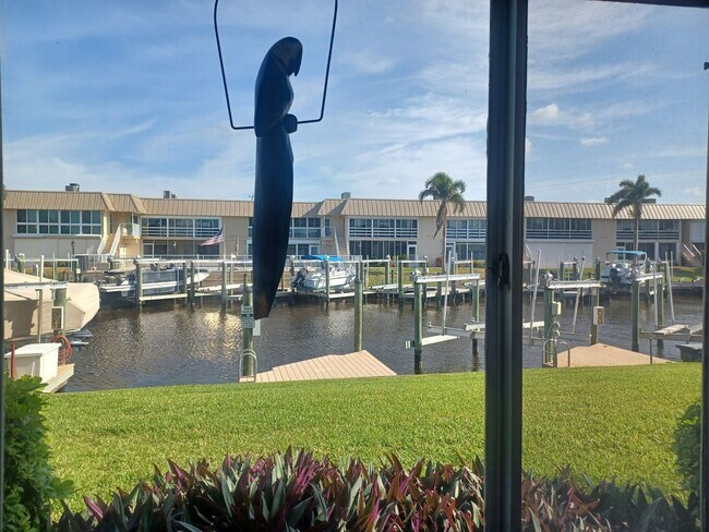 Building Photo - Ocean view FULLY FURNISHED 2+ / 2 with Boa...