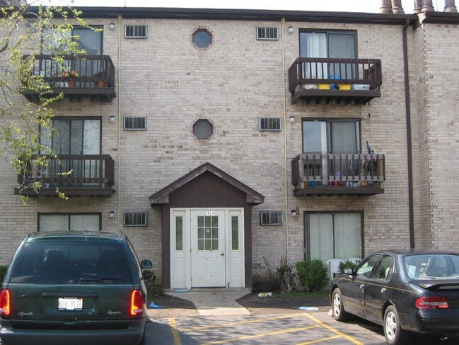 Building Photo - 4241 Jennifer Ln