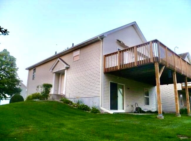 Foto del edificio - 7354 Windsor Dr N