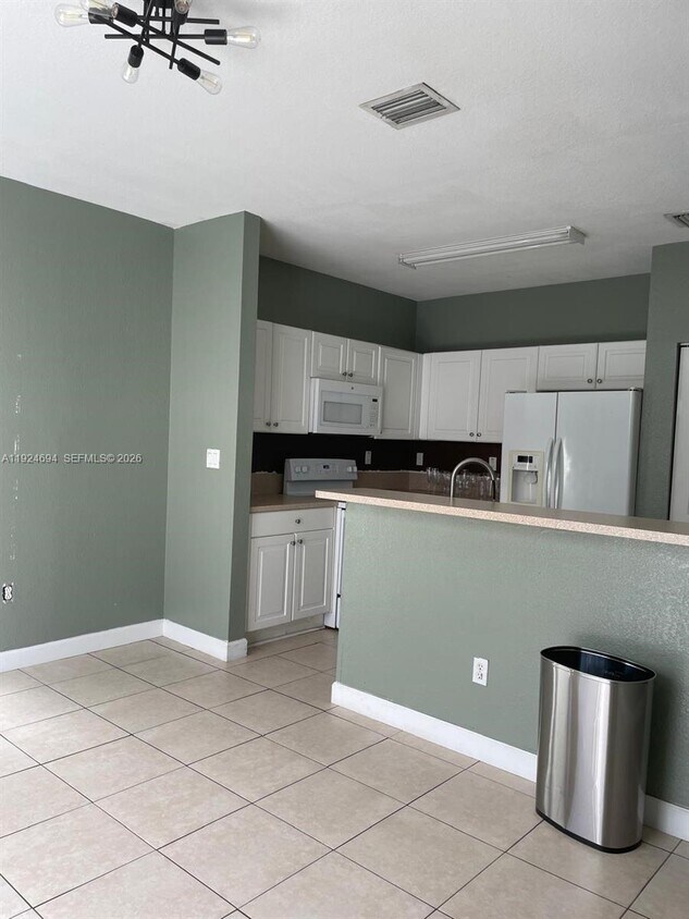 Foto del edificio - 968 NE 42nd Ave