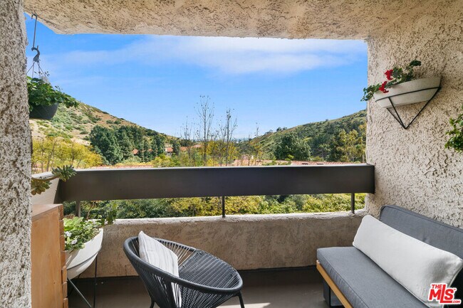 Building Photo - 2700 Cahuenga Blvd