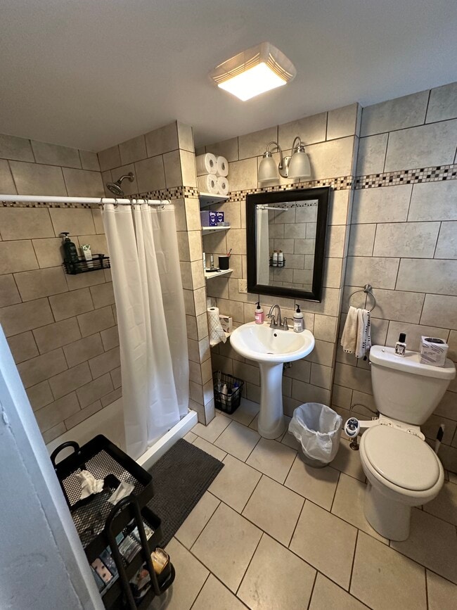 Building Photo - 130 University Ave