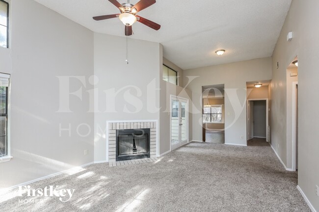 Building Photo - 6216 Fairlane Dr