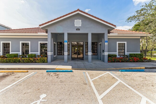 Foto del edificio - Cobblestone on The Lake Apartments