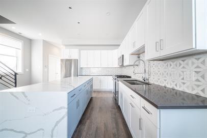 Foto del edificio - 556 W 18th St