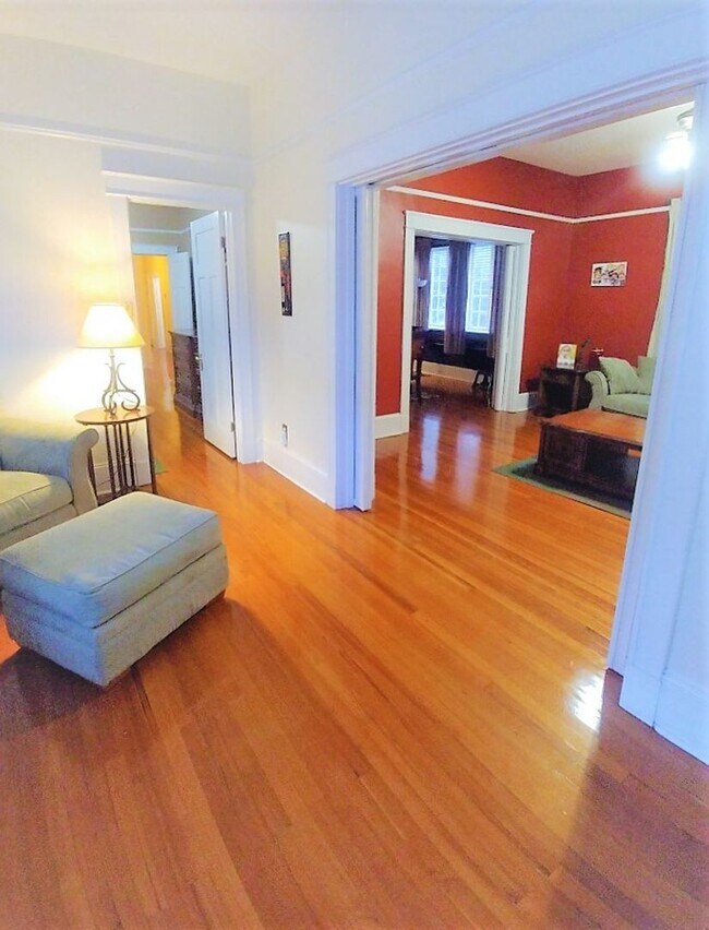 Foto del edificio - 3112 Napoleon Ave