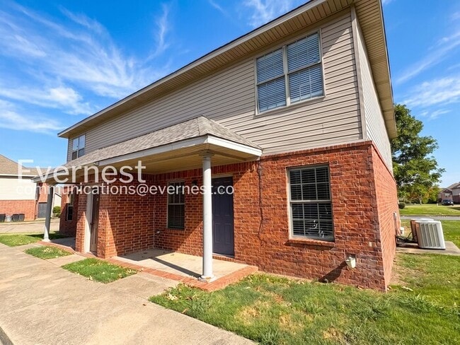 Building Photo - 10800 Frenchmen Loop