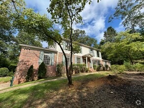Building Photo - 3553 Hampshire Dr