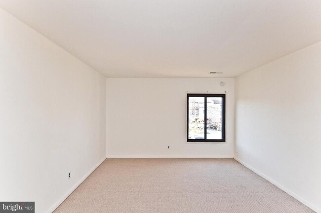 Photo - 10127 Prince Pl Apartment