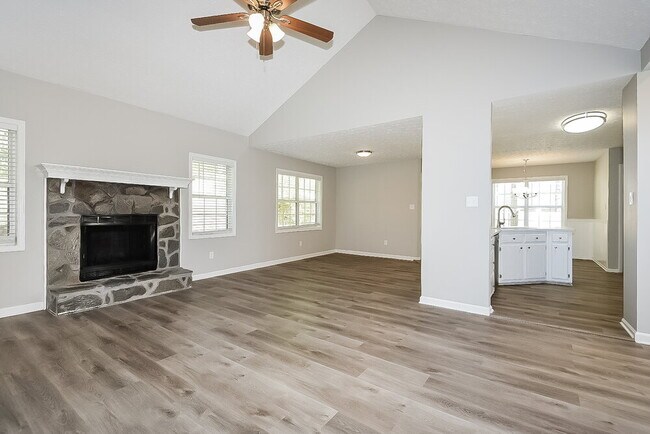 Foto del edificio - 530 Allens Landing Ct