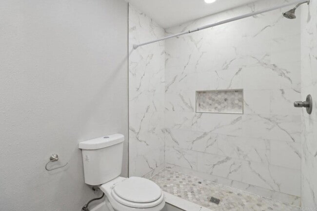 Building Photo - 4BD/2BA Recently Renovated Home in Escondido