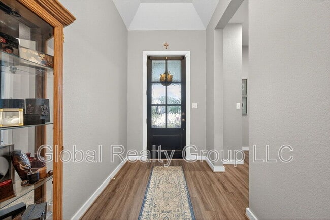 Building Photo - 2227 Quince Ave