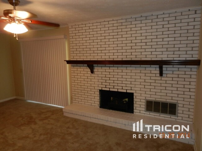 Foto del edificio - 10769 High Ridge Rd