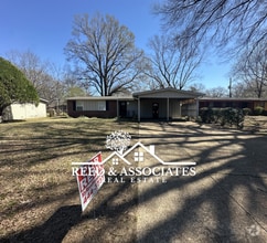 Building Photo - 3016 Croley Dr