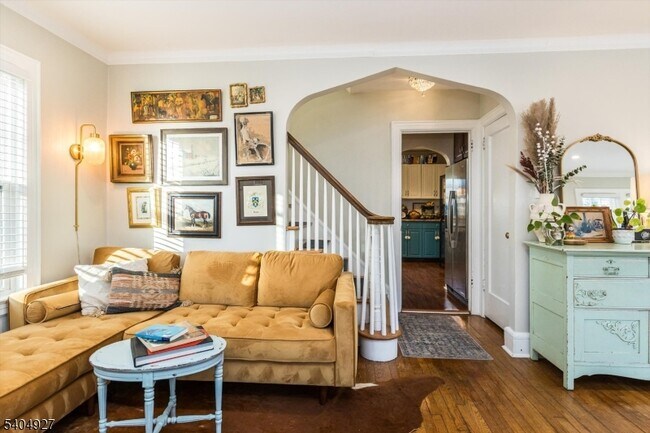 Building Photo - 398 Elmwood Ave