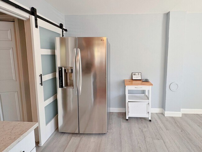 Building Photo - 536 Roanoke St