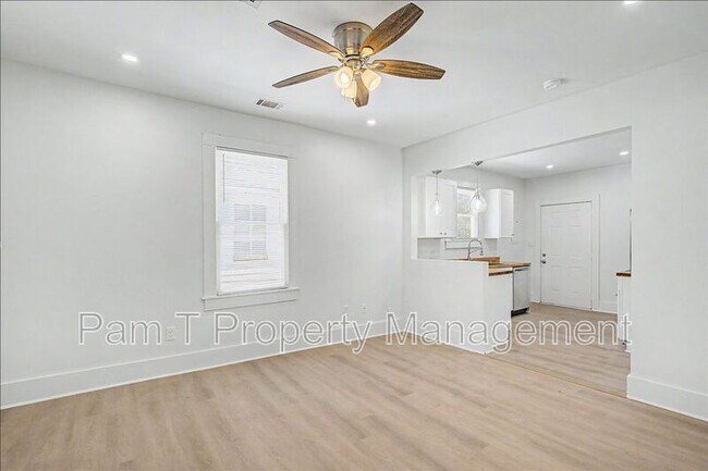 Foto del edificio - 615 W 39th St